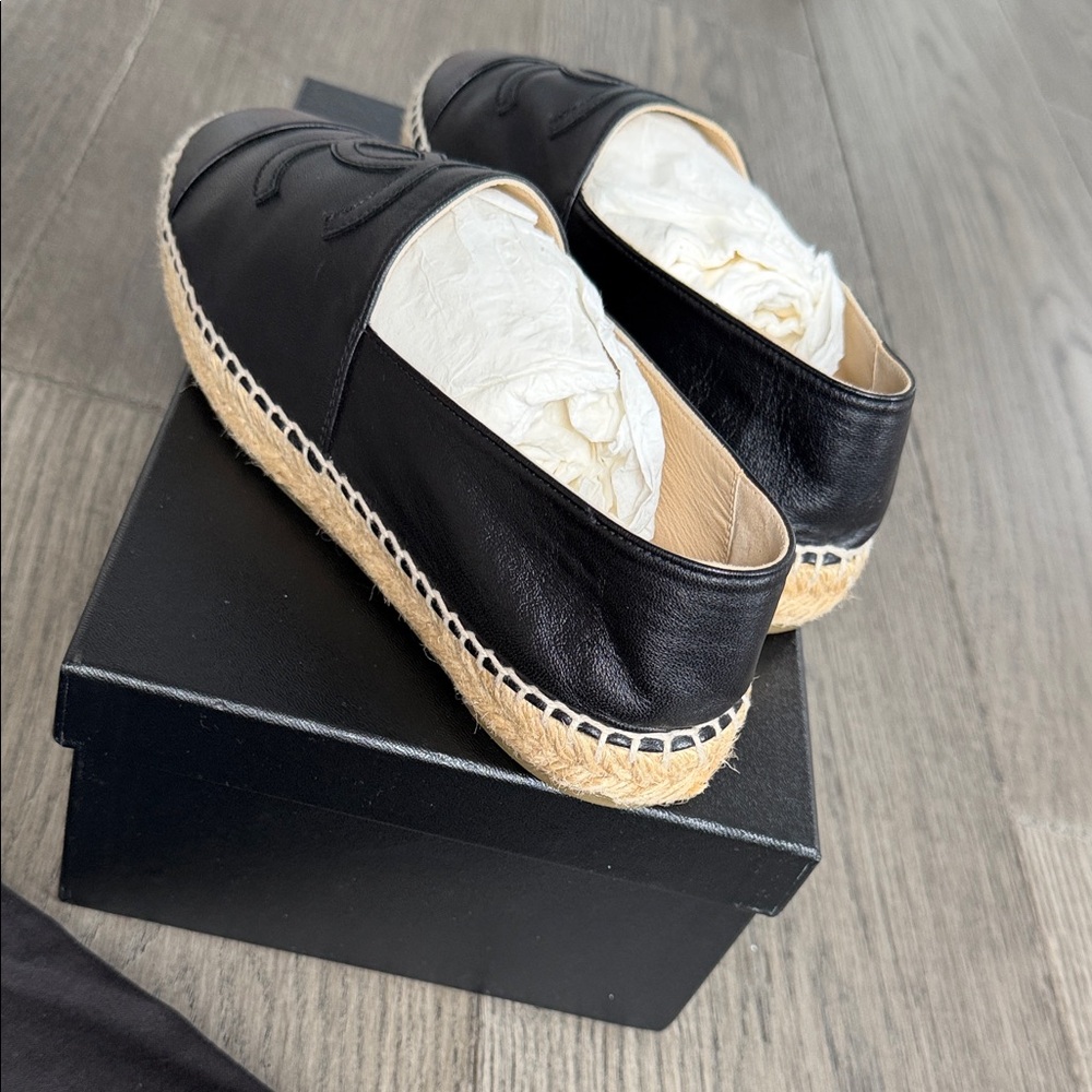 CHANEL Black Leather Espadrille Slip-Ons with Interlocking CC - Picture 3 of 7